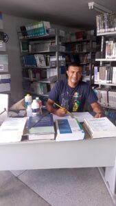 Leia mais sobre o artigo Colaborador restaura livros