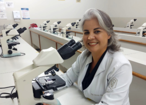 Read more about the article Professora Doutora Fala Sobre Profissão Medicina Veterinária